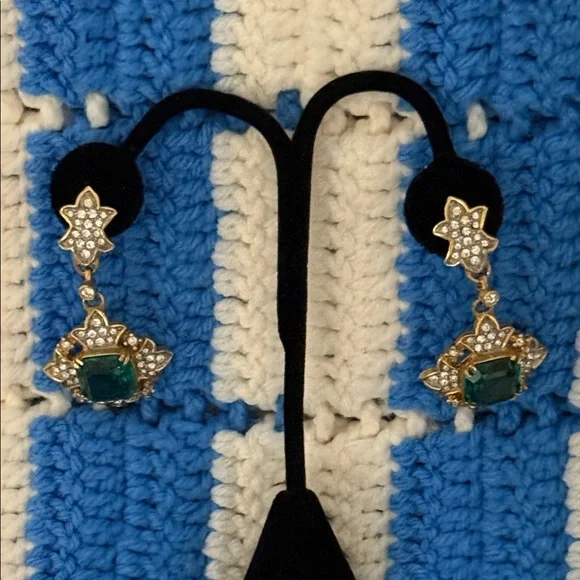 Kenneth Jay Lane Gold and Emerald Green Drop Earrings St Patrick's Day Bling - Picture 9 of 16